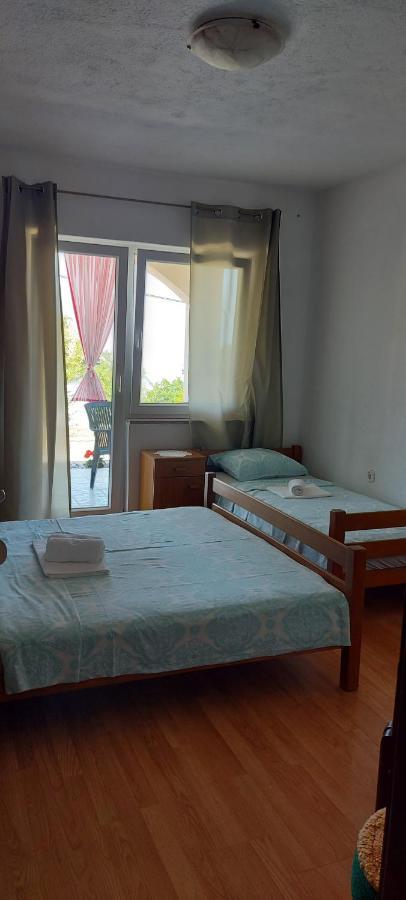 Danijel Hotel Свети Юрай Екстериор снимка